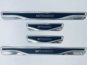 Накладки на пороги Mitsubishi L200 2015+ (хром-карбон) TAN24 00-00011768/7 фото