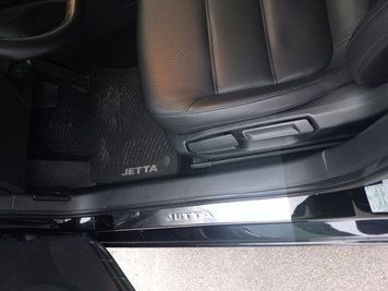 Volkswagen Jetta 2011-2018 Накладки на пороги Carmos V2 (4 шт, нерж) 009vw040207 фото
