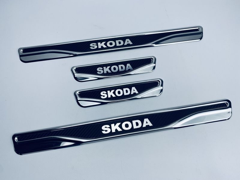 Накладки на пороги Skoda Felicia 1994-2001 (хром-карбон) TAN24 00-00011778/3 фото