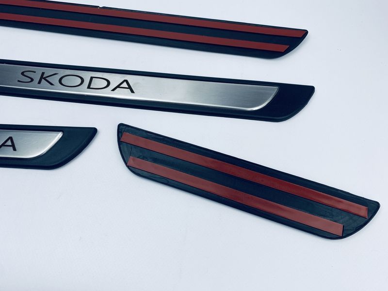 Накладки на пороги Skoda Kamiq 2019+ (хром-пласт) TAN24 00-00011748/7 фото