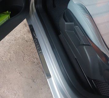 Volkswagen Golf; E-Golf VII 2012-2017 Накладки на пороги Carmos V2 (4 шт, нерж) 009vw010207/2 фото