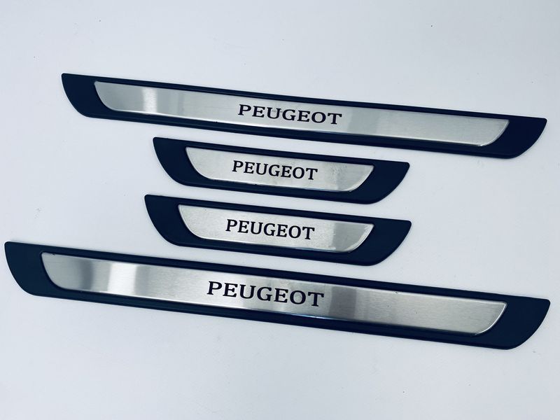 Накладки на пороги Peugeot 208 (хром-пласт) TAN24 00-00011743/10 фото