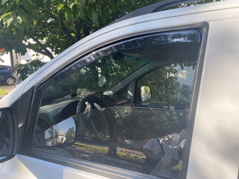 Дефлектор вікна для Mercedes Vito W639 Viano 2003+ 2D вставні 00-00014126 фото