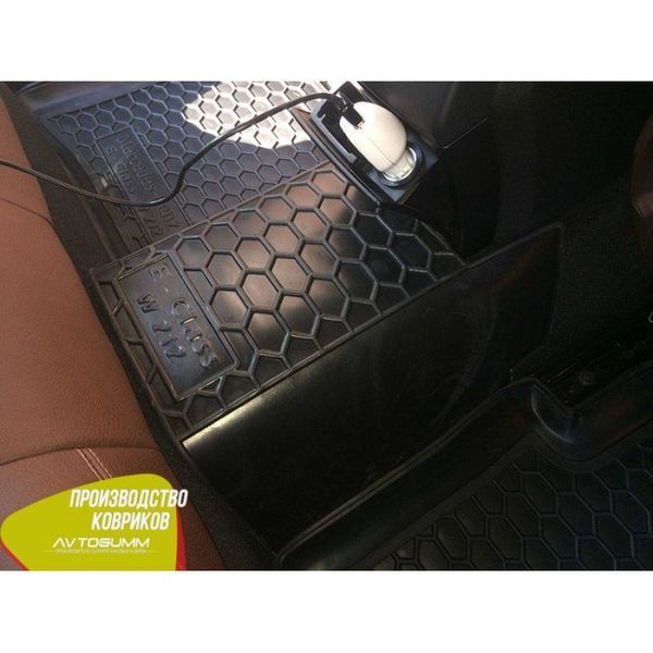 Автомобільні килимки в салон для Mercedes W 212 AG11521 фото