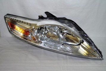 Права передня фара Ford Mondeo 2007-2014 1586981 FP2808R2-E фото