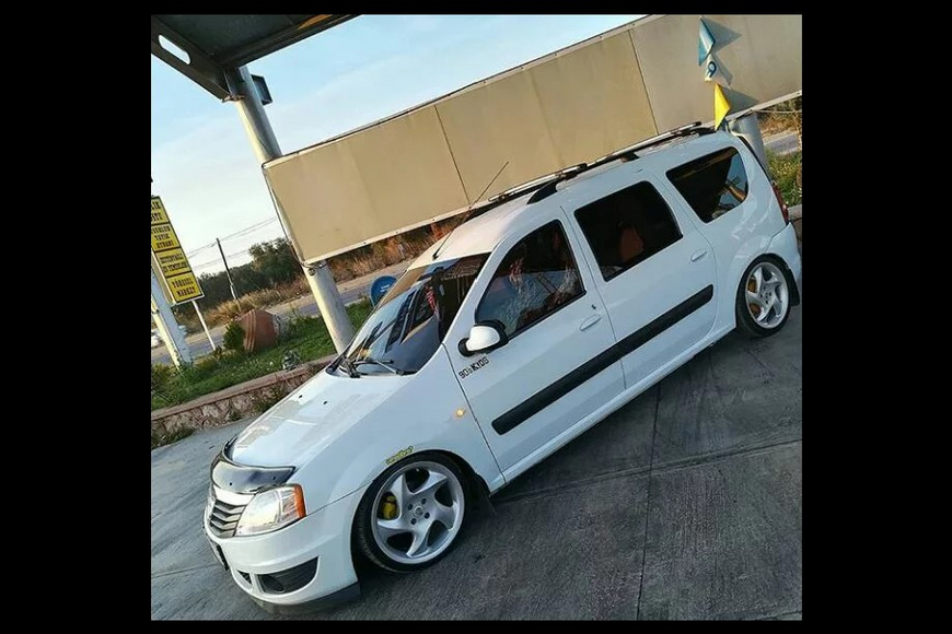 Дефлектор капоту Renault Logan MCV 2008-2013 30210405-010409-30010101.1 фото