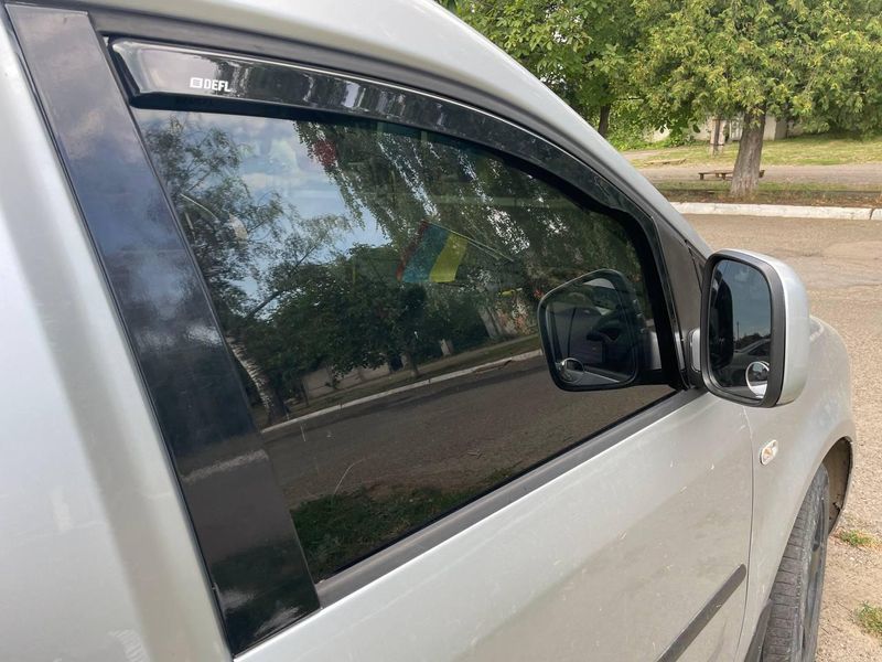 Дефлектор вікна для Volkswagen Caddy 3/4 2004-2020 2D вставні 00-00014127 фото