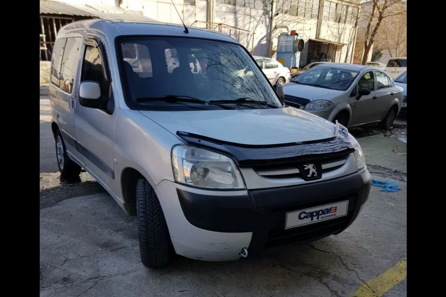Дефлектор капоту Peugeot Partner 2003-2008 30200104-010409-30010101.2 фото