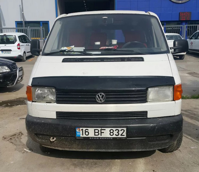 Дефлектор капоту Volkswagen T4 Caravelle/Multivan 1996-2003 (прямі фари) 8078K071es фото