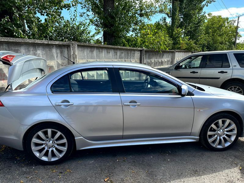 Дефлектор вікна для Mitsubishi Lancer 10 2007 -> 4D H23357 фото