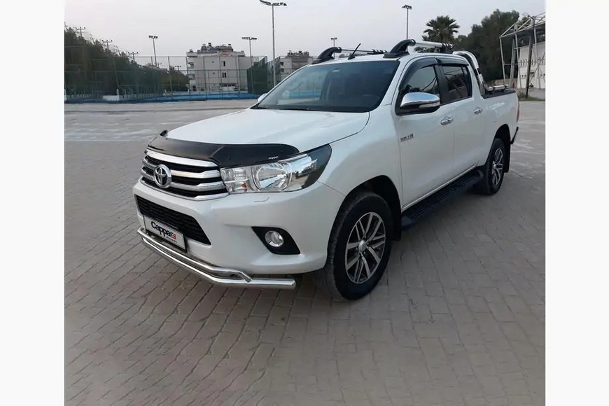 Дефлектор капоту Toyota Hilux 2015-2020 30780915-010409-30010101 фото