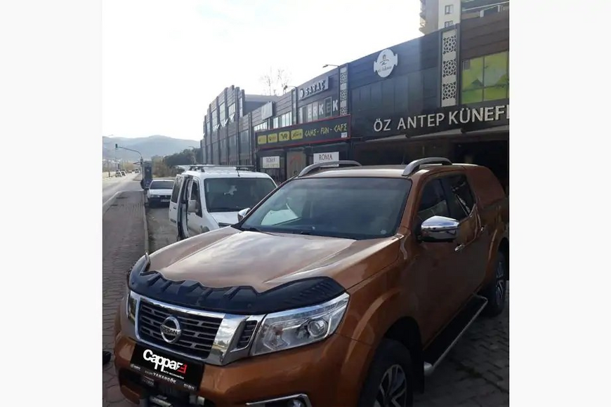 Дефлектор капоту Nissan Navara/NP300 2016- nsnnvr16bat фото