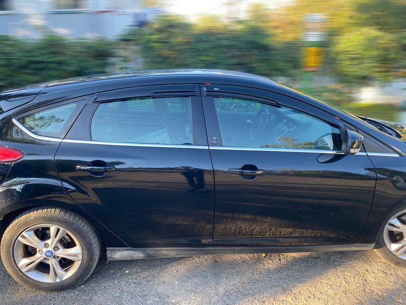 Дефлектори вікон Ford Focus III 2011-2019 Sedan/HB накладні (DEFL) Q2 00-00014438 фото